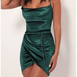 Lucy in the Sky XS Hunter Green Velvet Dress